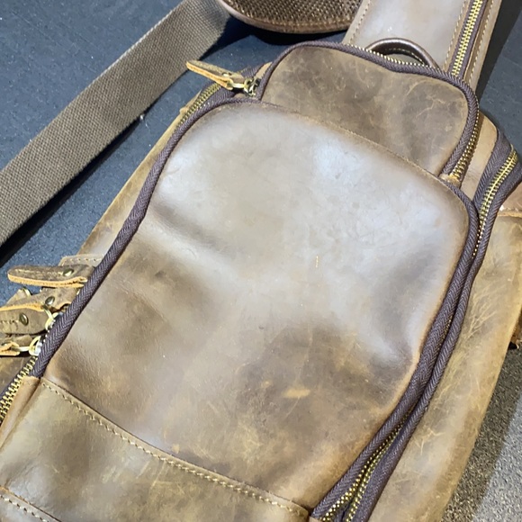 Leather crossbody sling bag - Picture 2 of 12